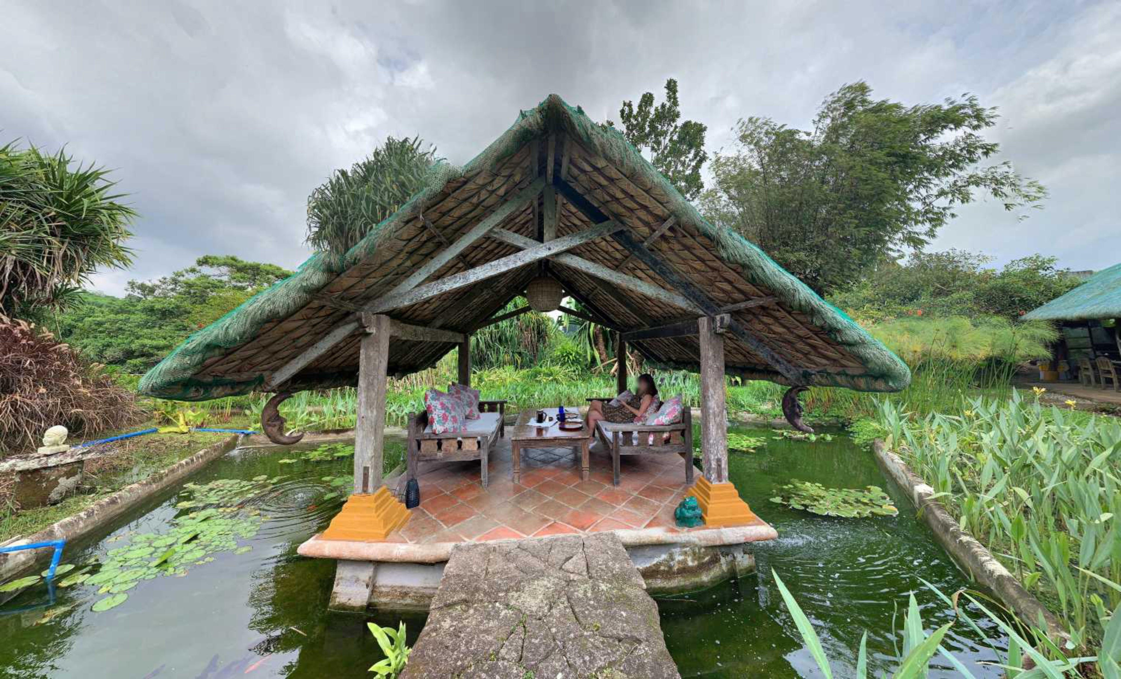 Moon Garden, Tagaytay, Philippines virtual tour preview